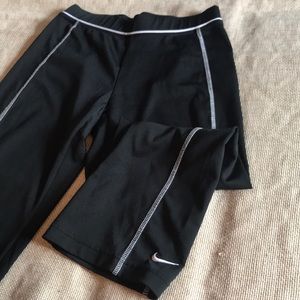 Nike stretch capris